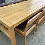 Rectangular dining room table
