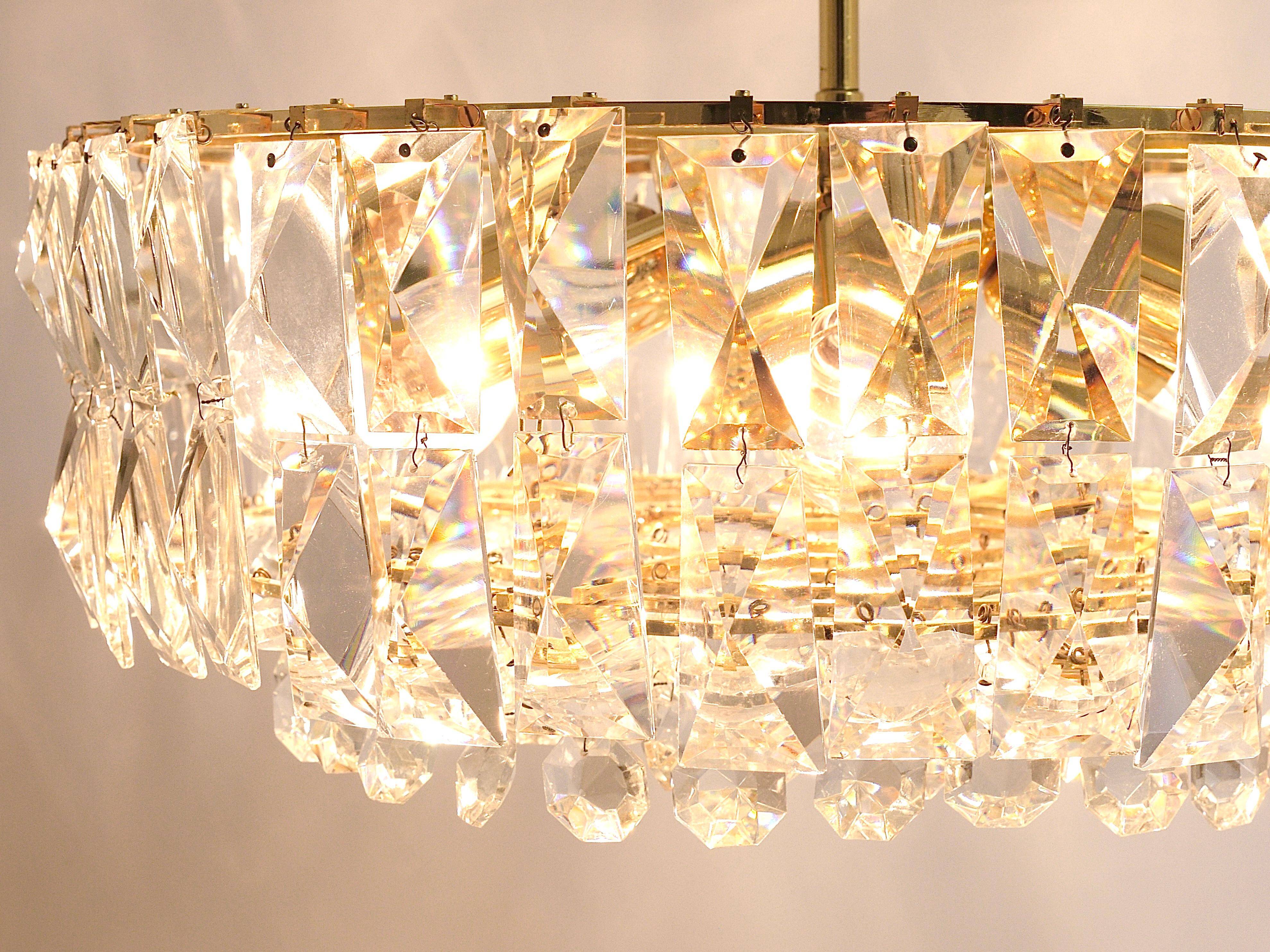 Bakalowits Vienna Grand Chandelier in Gilded Brass and Crystal Glass, Austria, 1970s