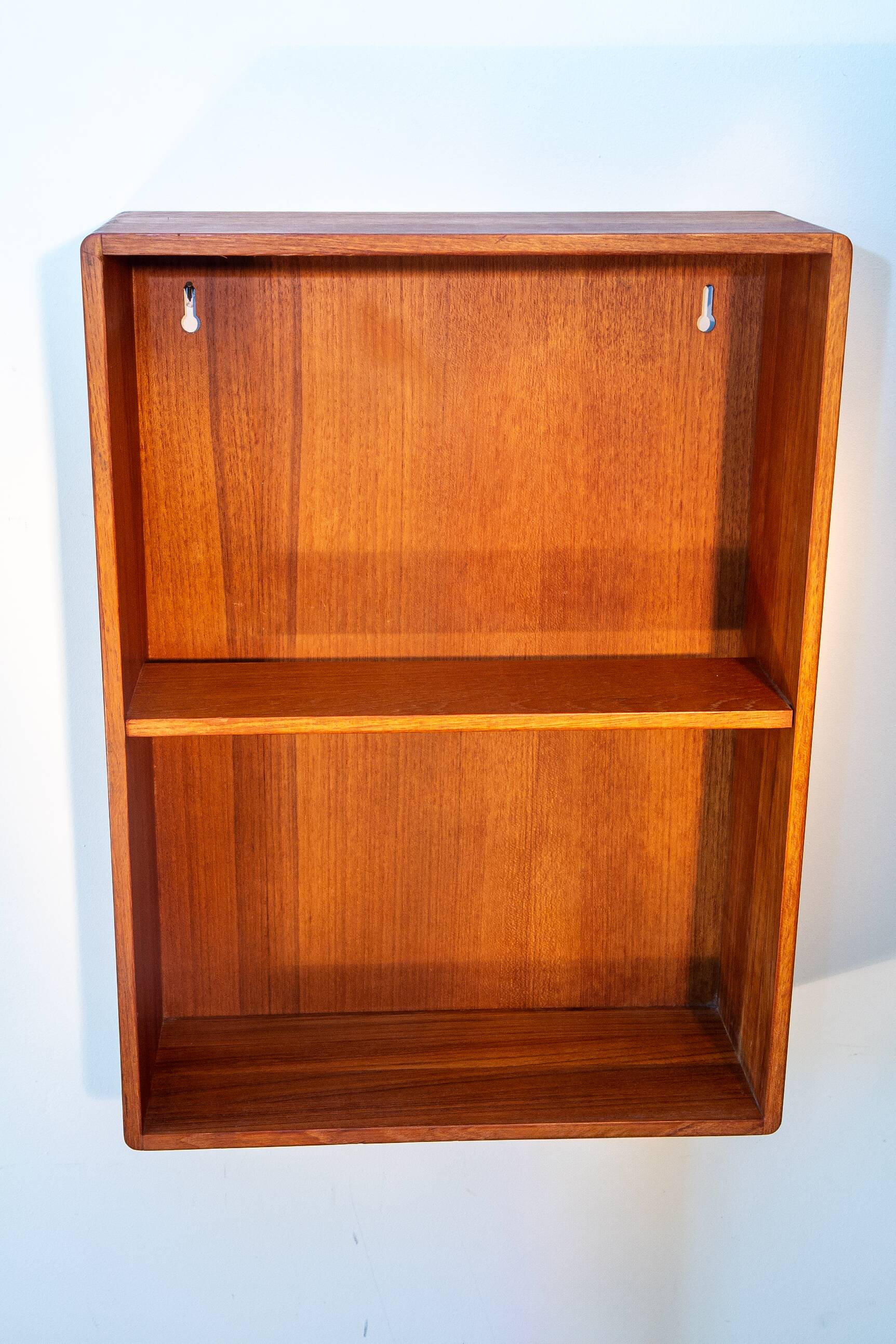 Scandinavian shelving unit in solid teak from the 1960s.
