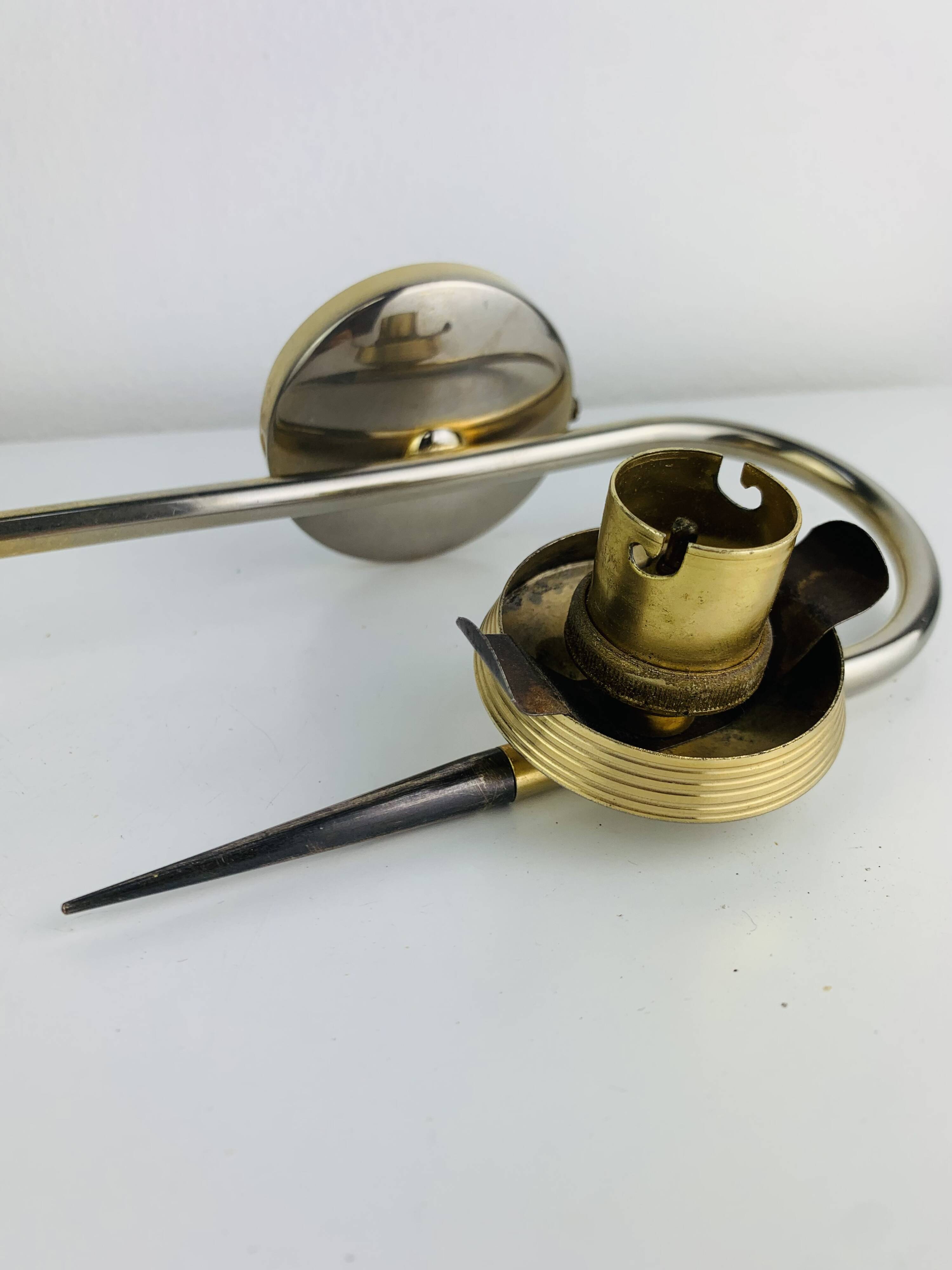 Pair of 1950s wall lights in brass and opaline tulips, Lunel Arlus