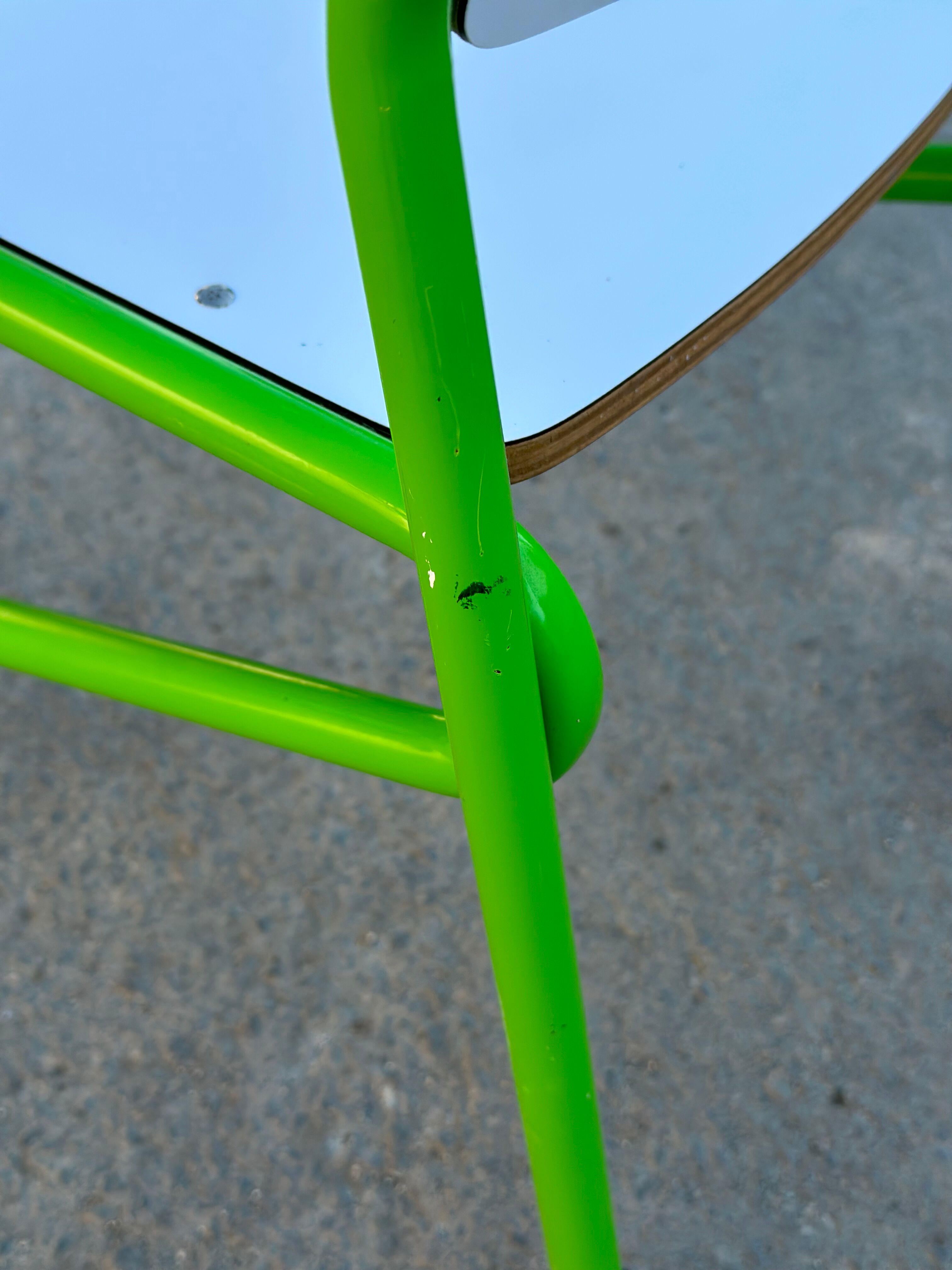 Green tubular children's chair 60 years;
