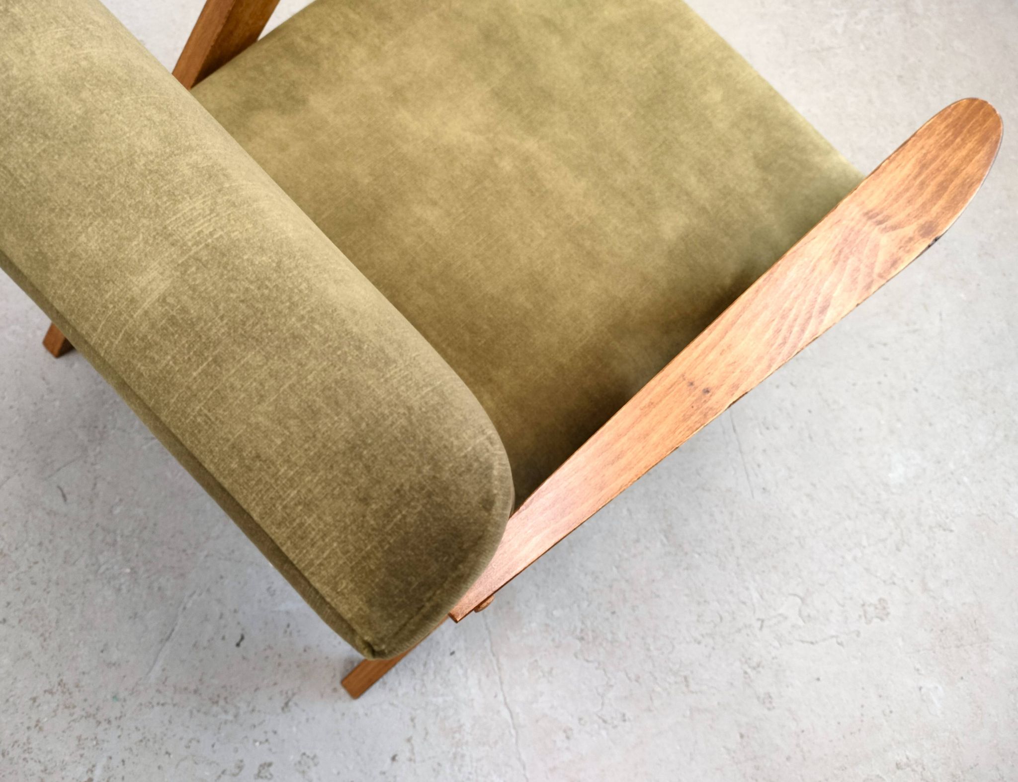 Mid Century Easy Chair Model B - 310 Var in Forest Green Velvet