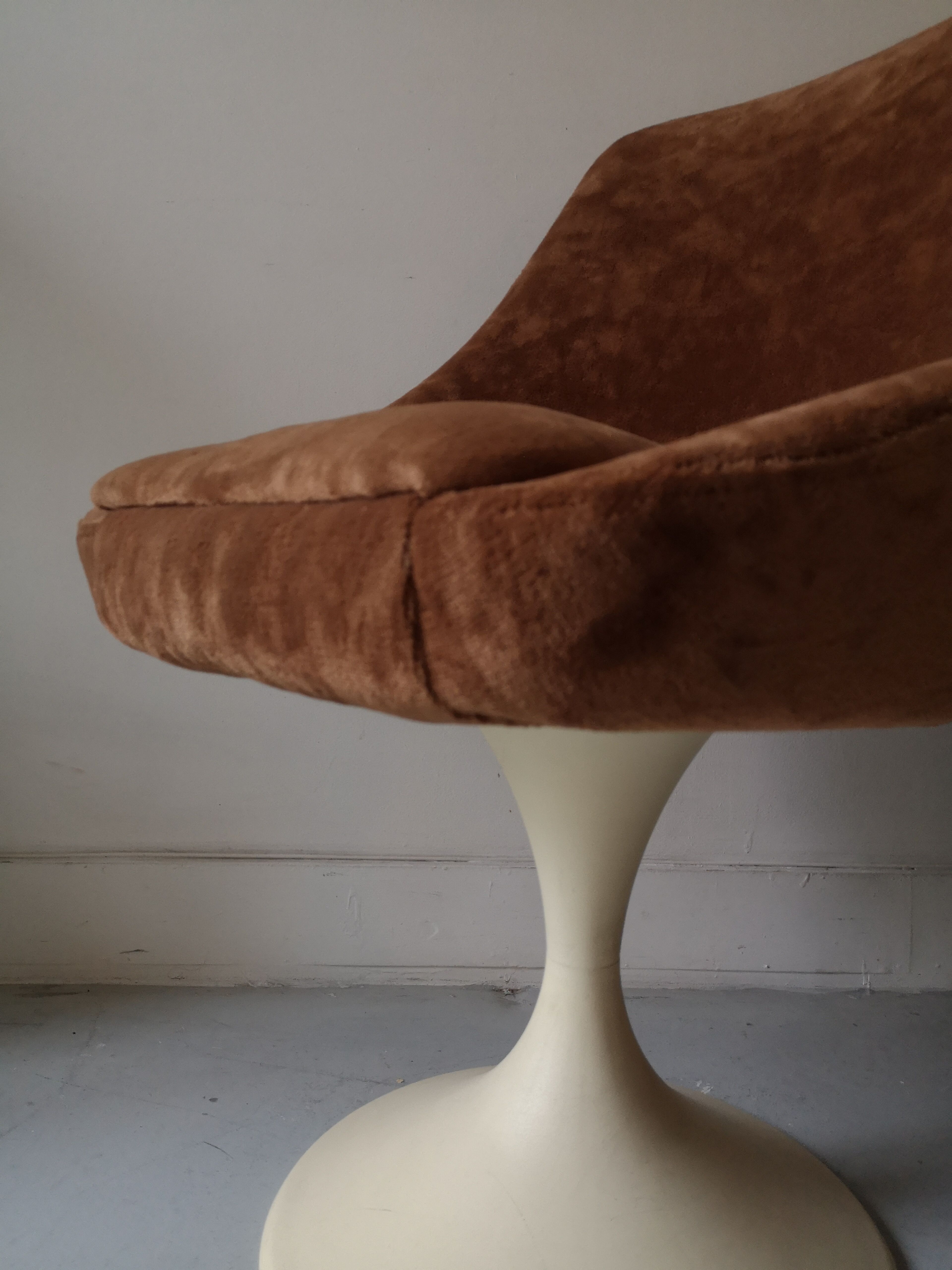Velvet tulip chair, 1970