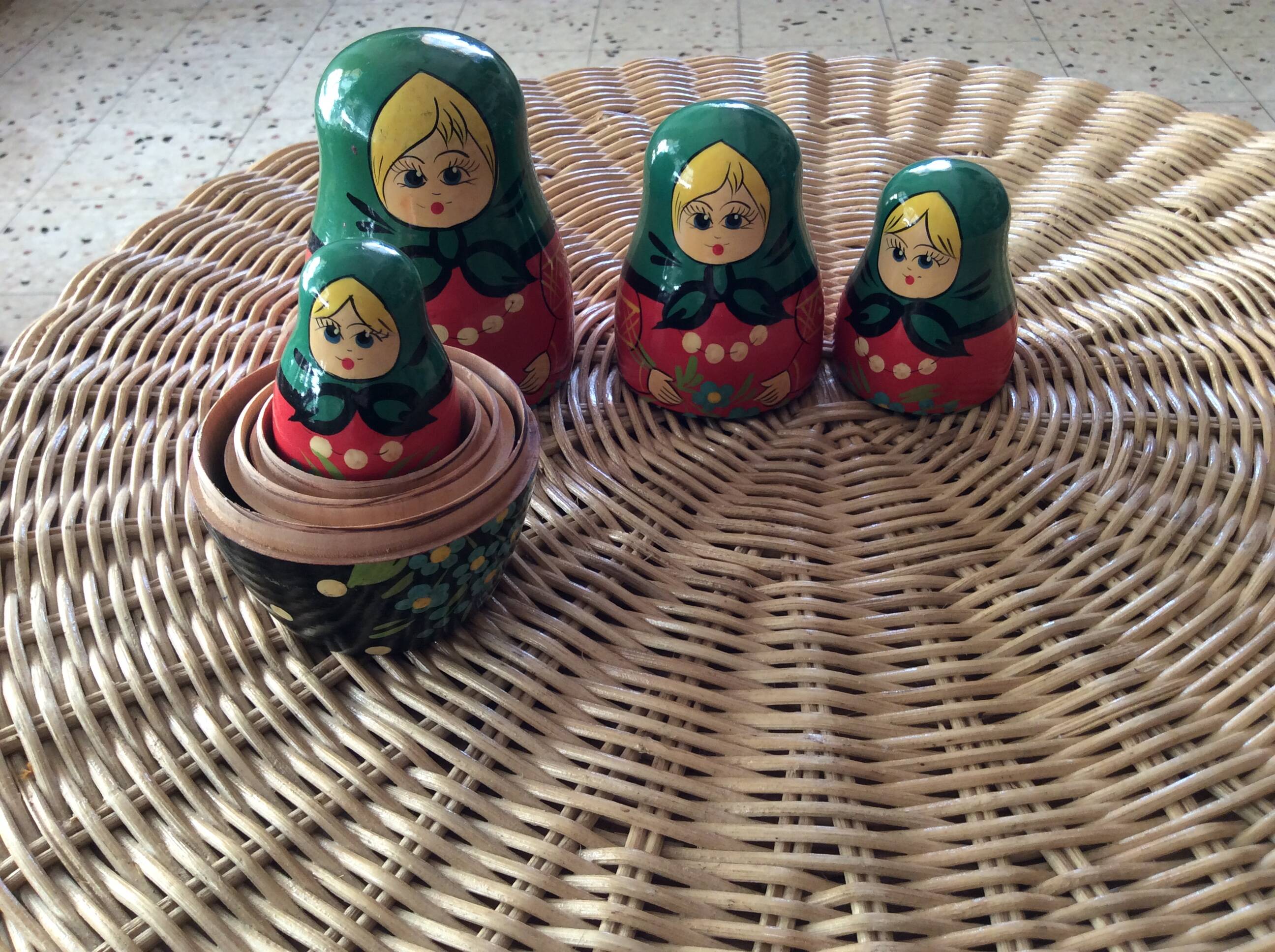 Ensemble de 7 poupées russes