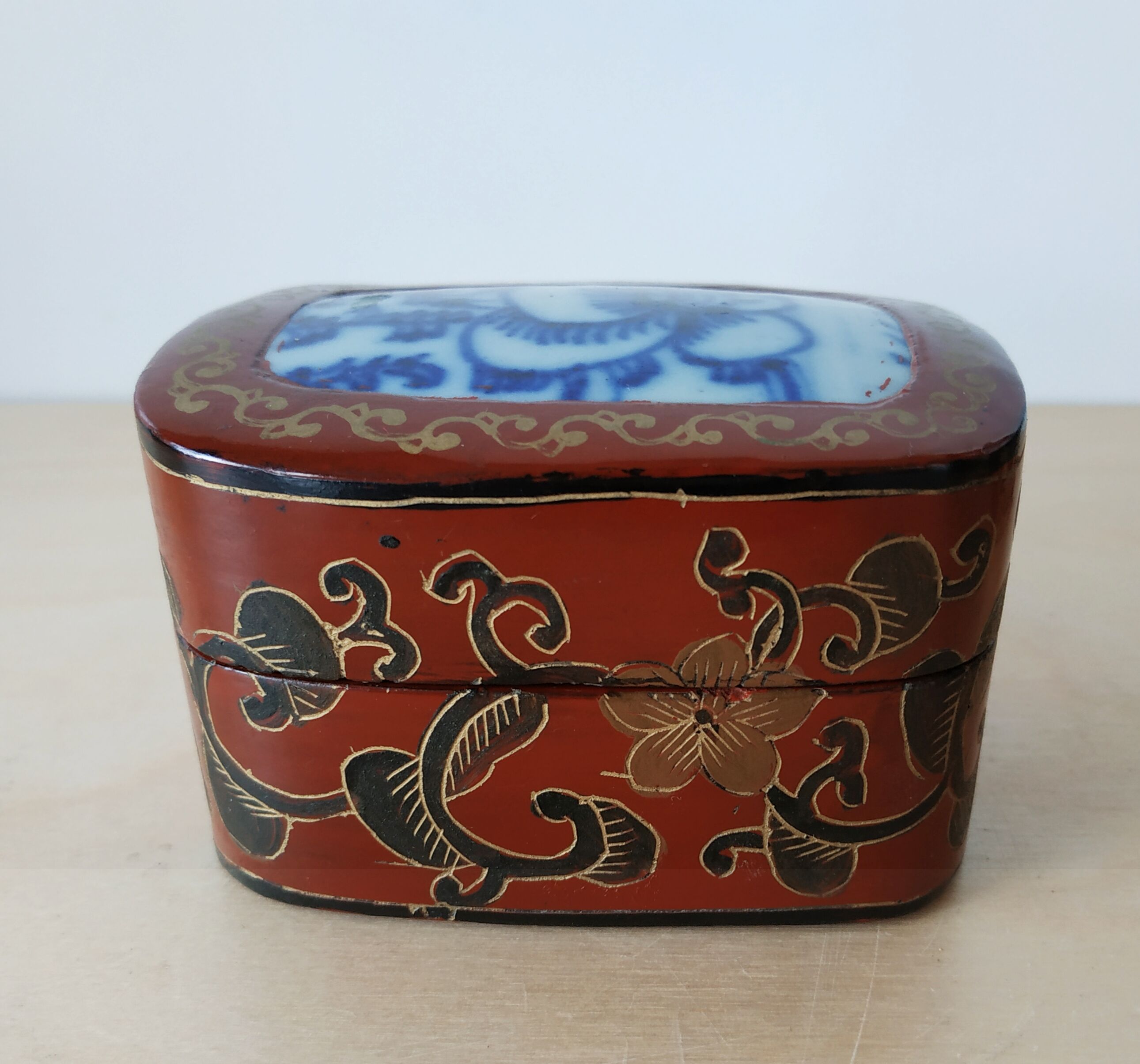 4 boîtes - Chine et laque Japon