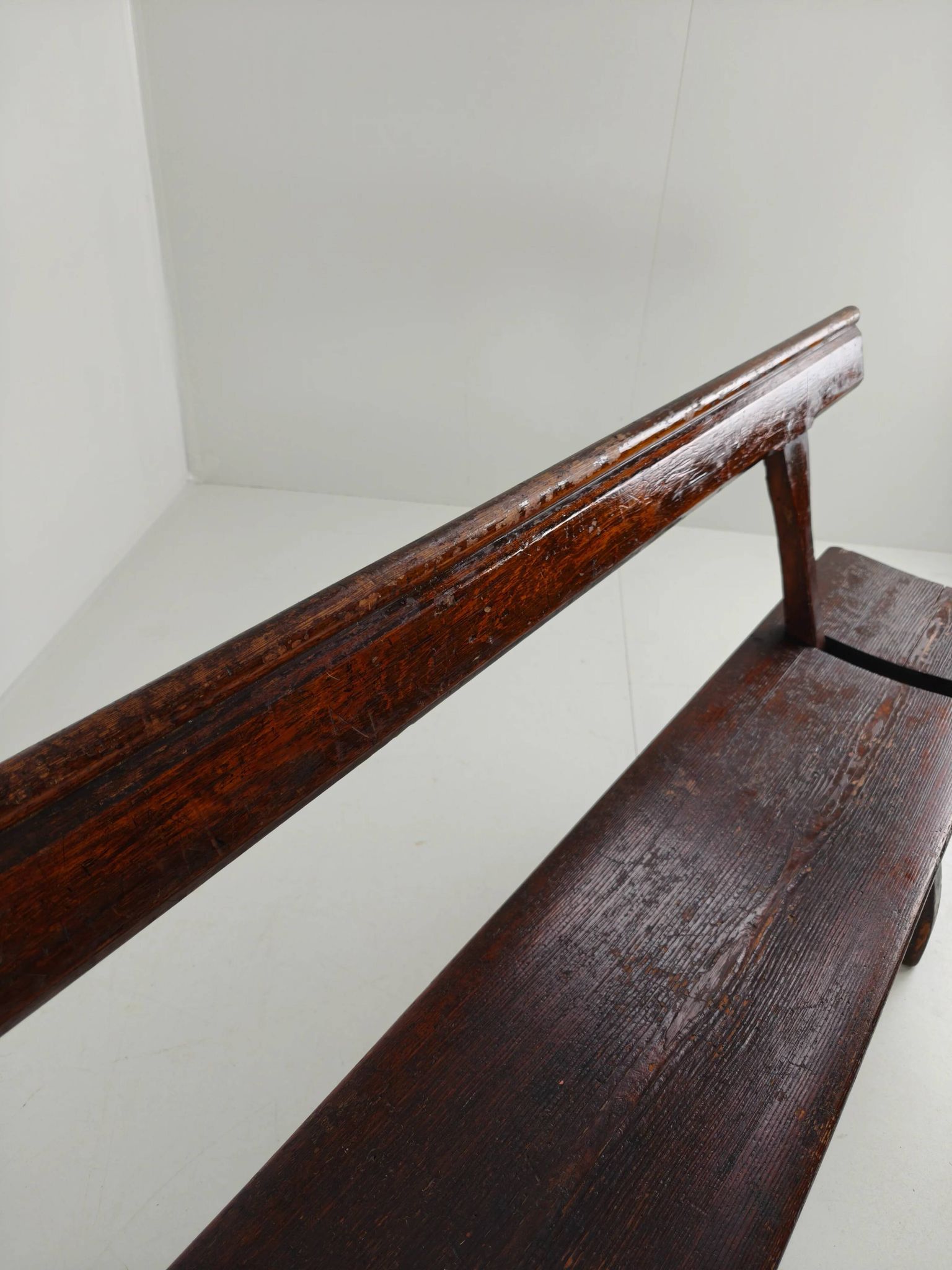 Banc de chemin de fer victorien en pin pitchpin – Halstead’s Makers, Todmorden