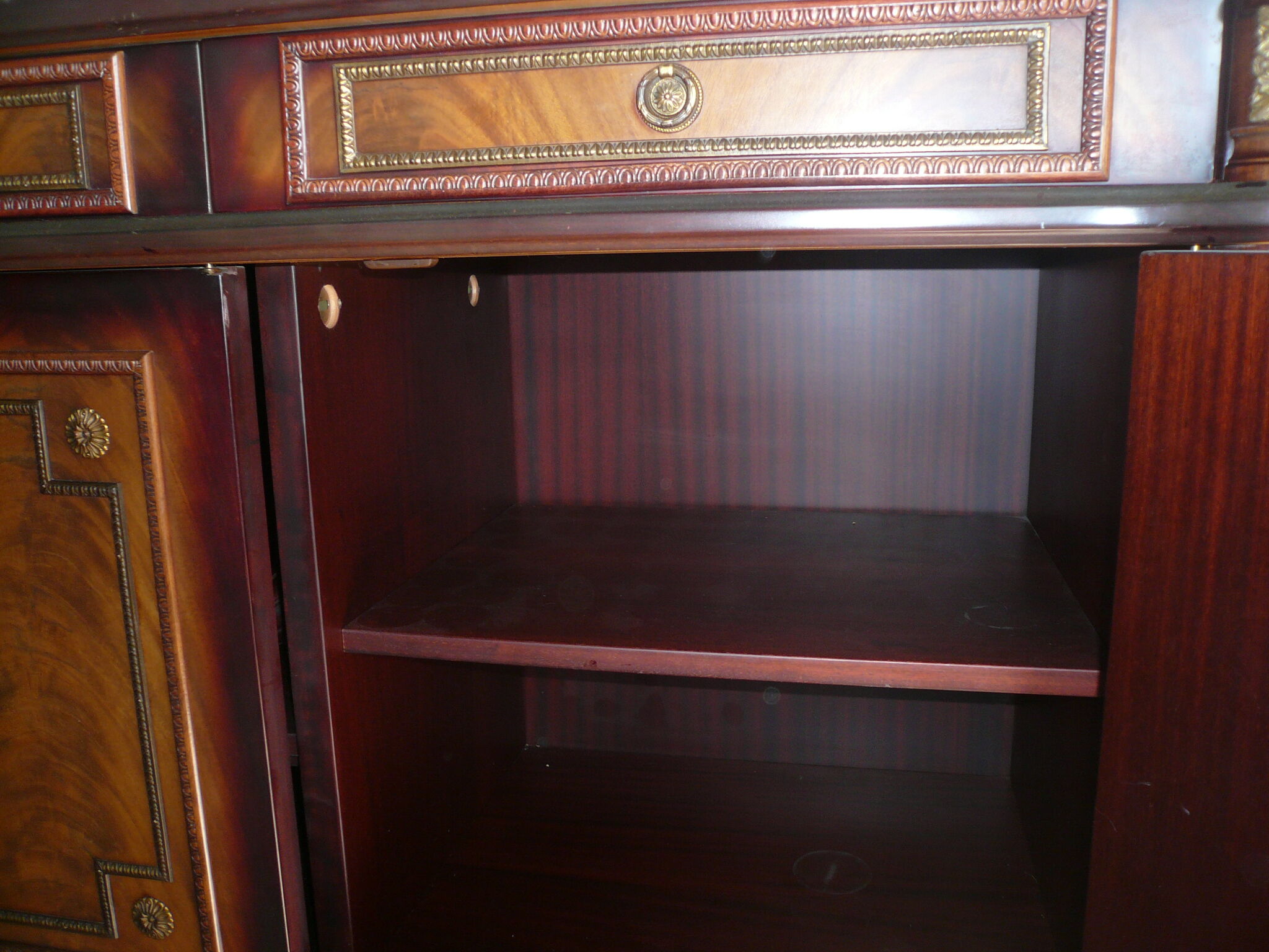 Sideboard style Louis XVI