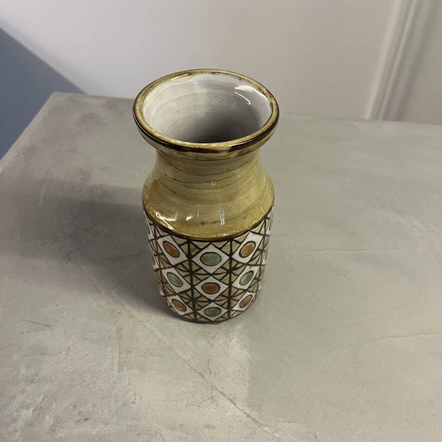 Ceramic vase from Malarmey with geometric patterns