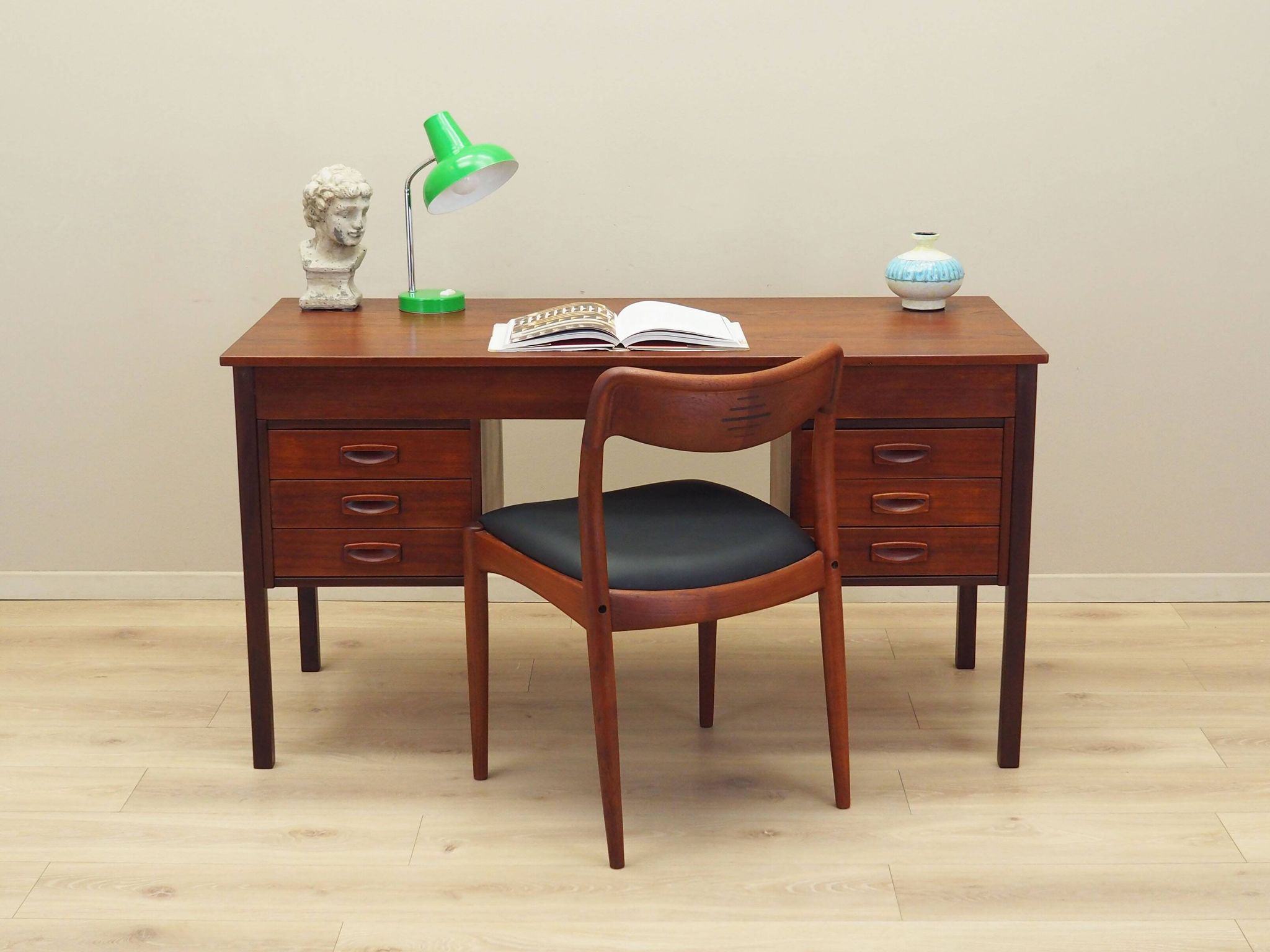 Bureau danois en teck, années 1970