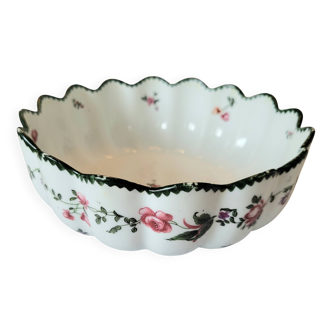 Saladier ancien motif de fleurs avec un pourtour vert foncé