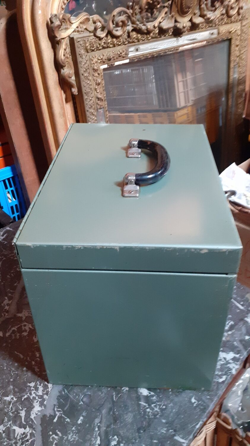 Metal storage box