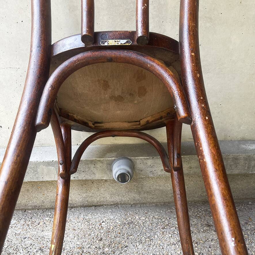 Ancienne chaise de bistrot en bois courbé Thonet