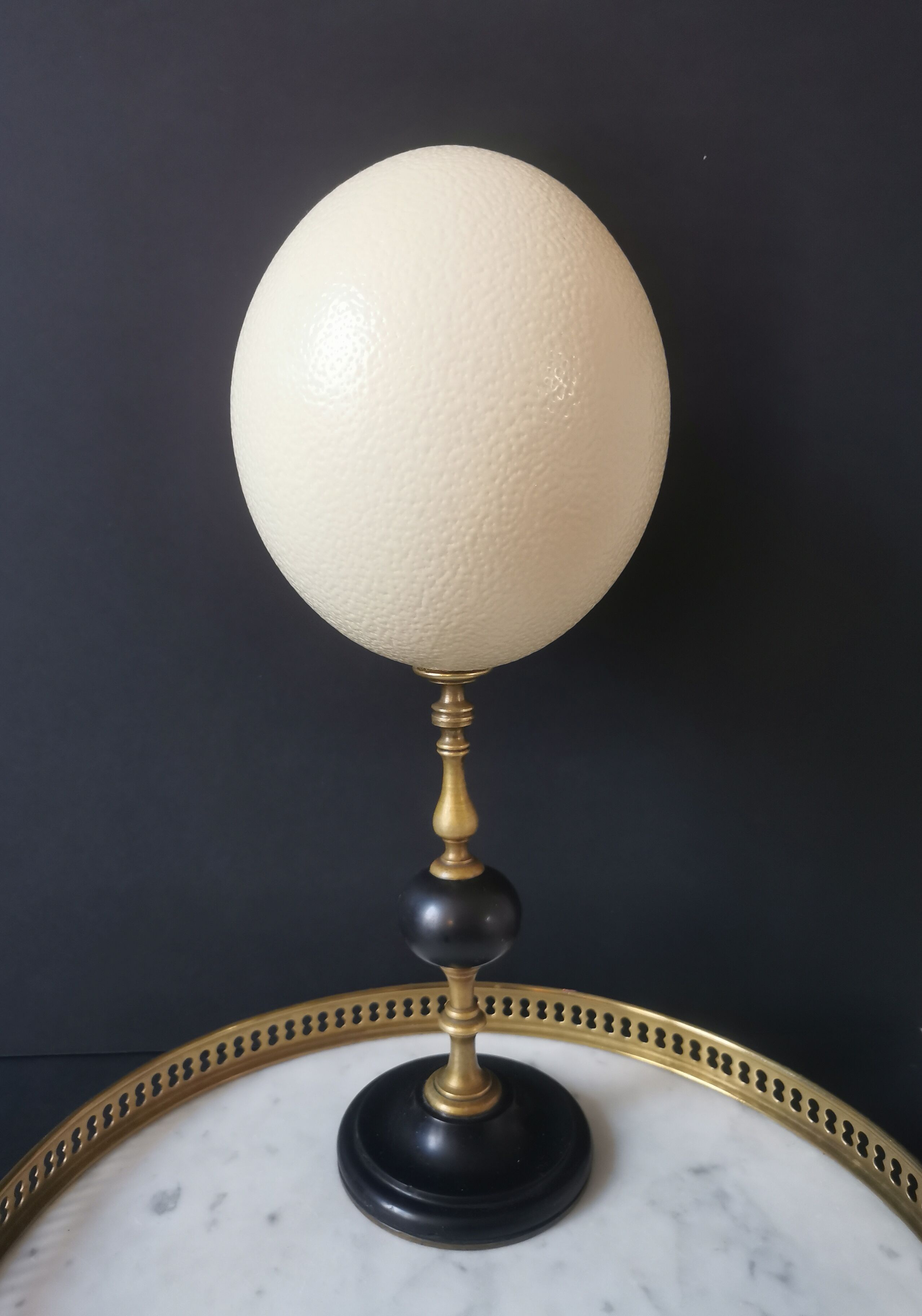 Oeuf d'Autruche, Socle en Bronze et Marbre Noir (Fin XIXè- Début XXè) H:32cm