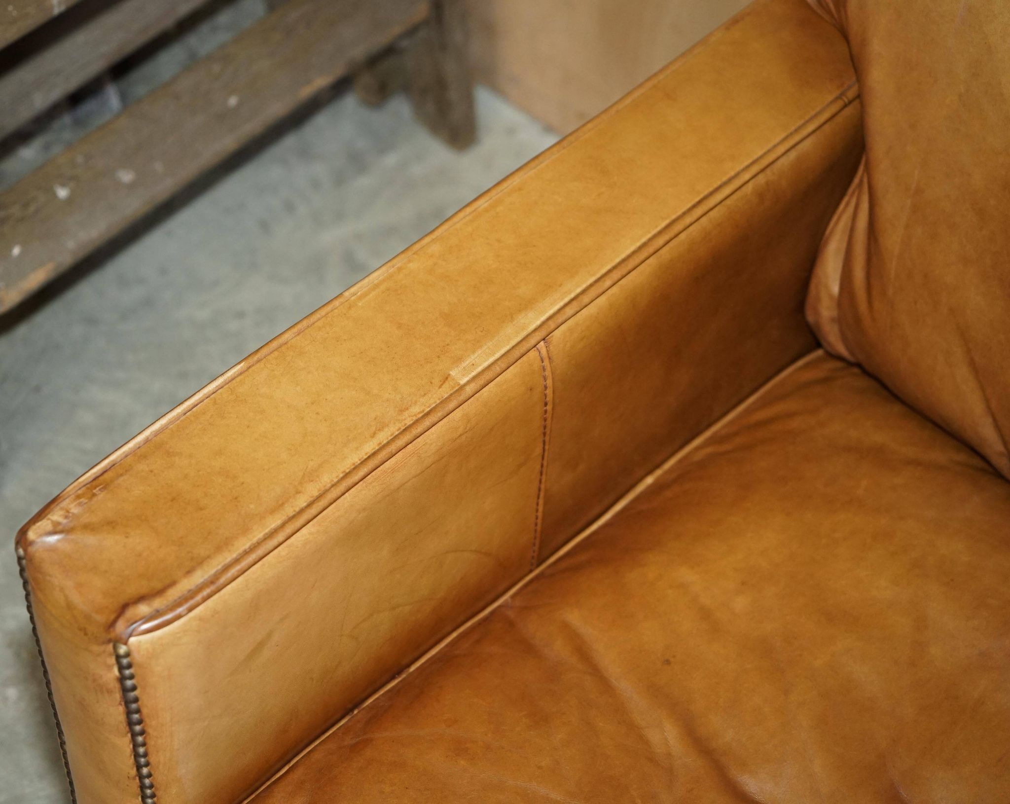 Three-seater leather sofa Viscount William Halo Timothy Oulton
