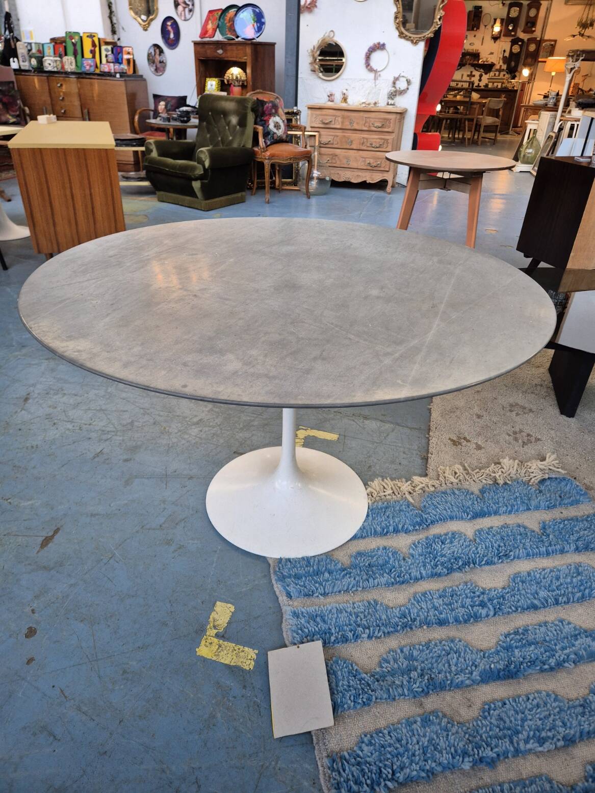 Table saarinen pour knoll modèle