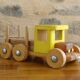 Camion de transport en bois vintage