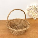 Natural wicker presentation basket