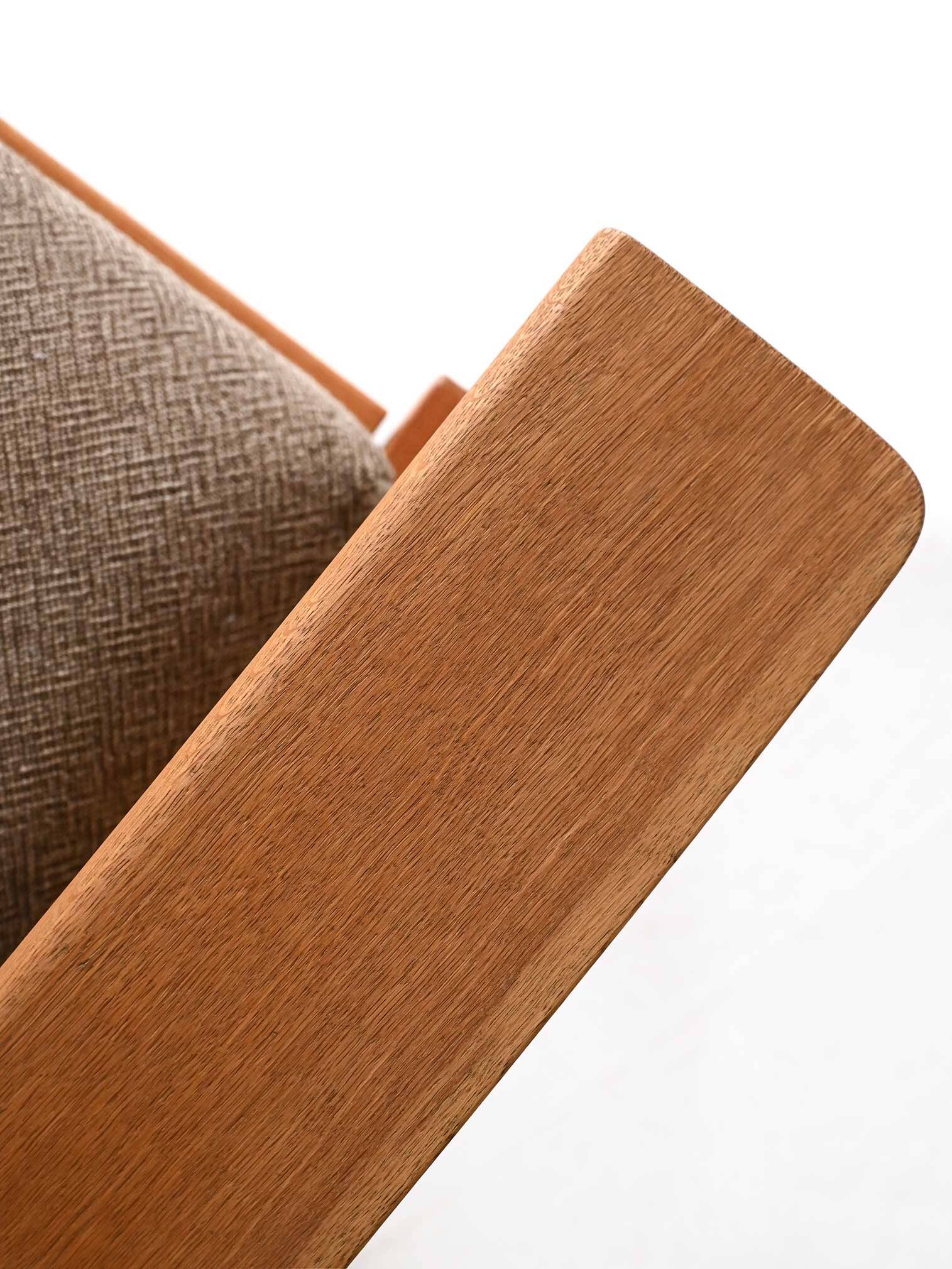 Hans Wegner GE 375 Armchair with Footstool