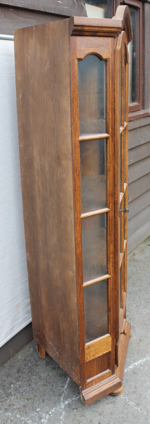Oak corner bookcase 1930
