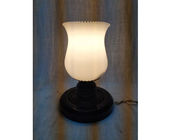 Lampe de chevet base bois globe verre blanc Ancienne Vintage shabby chic |  Selency