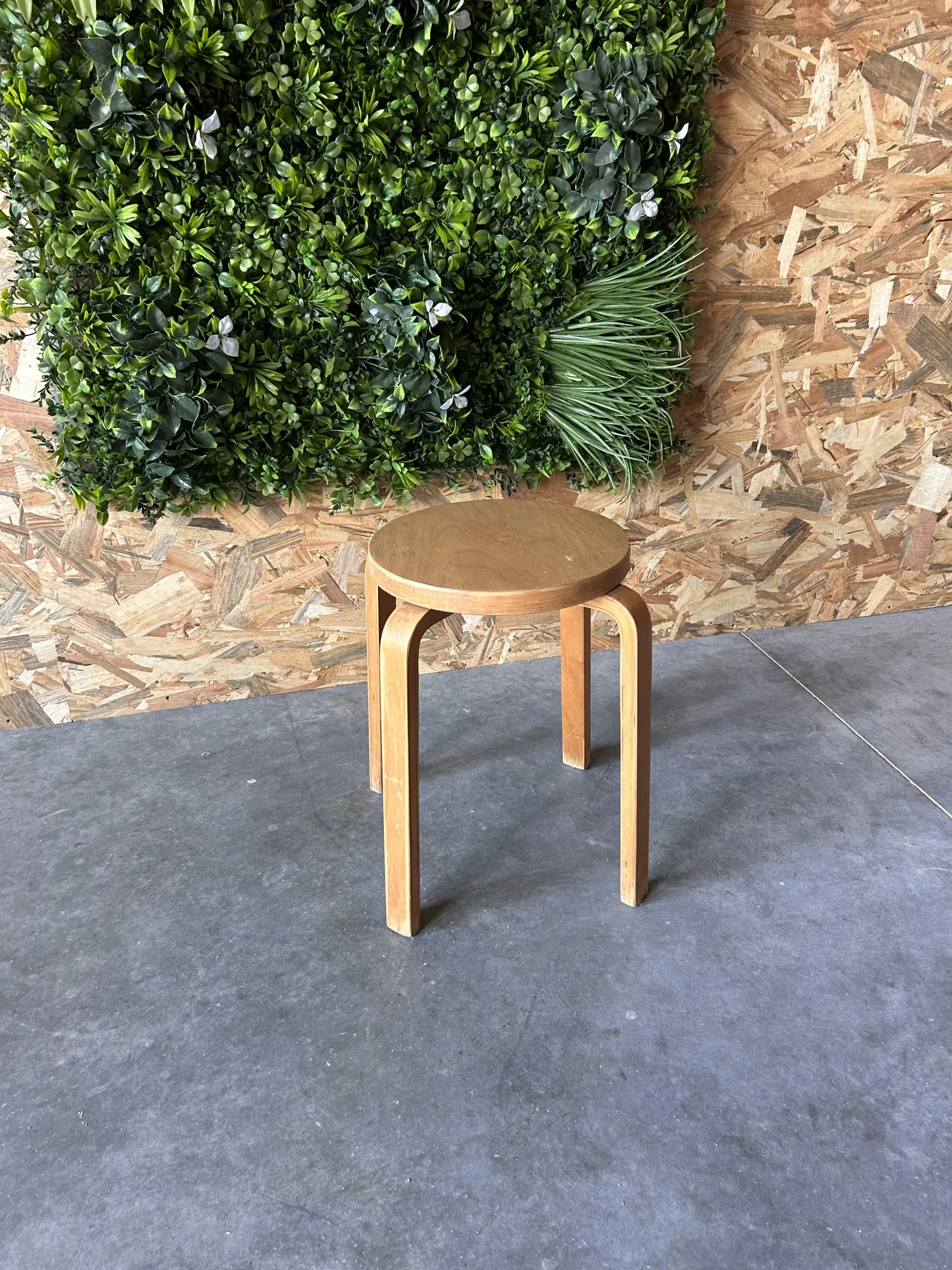 Alvar Aalto E60 stool Artek