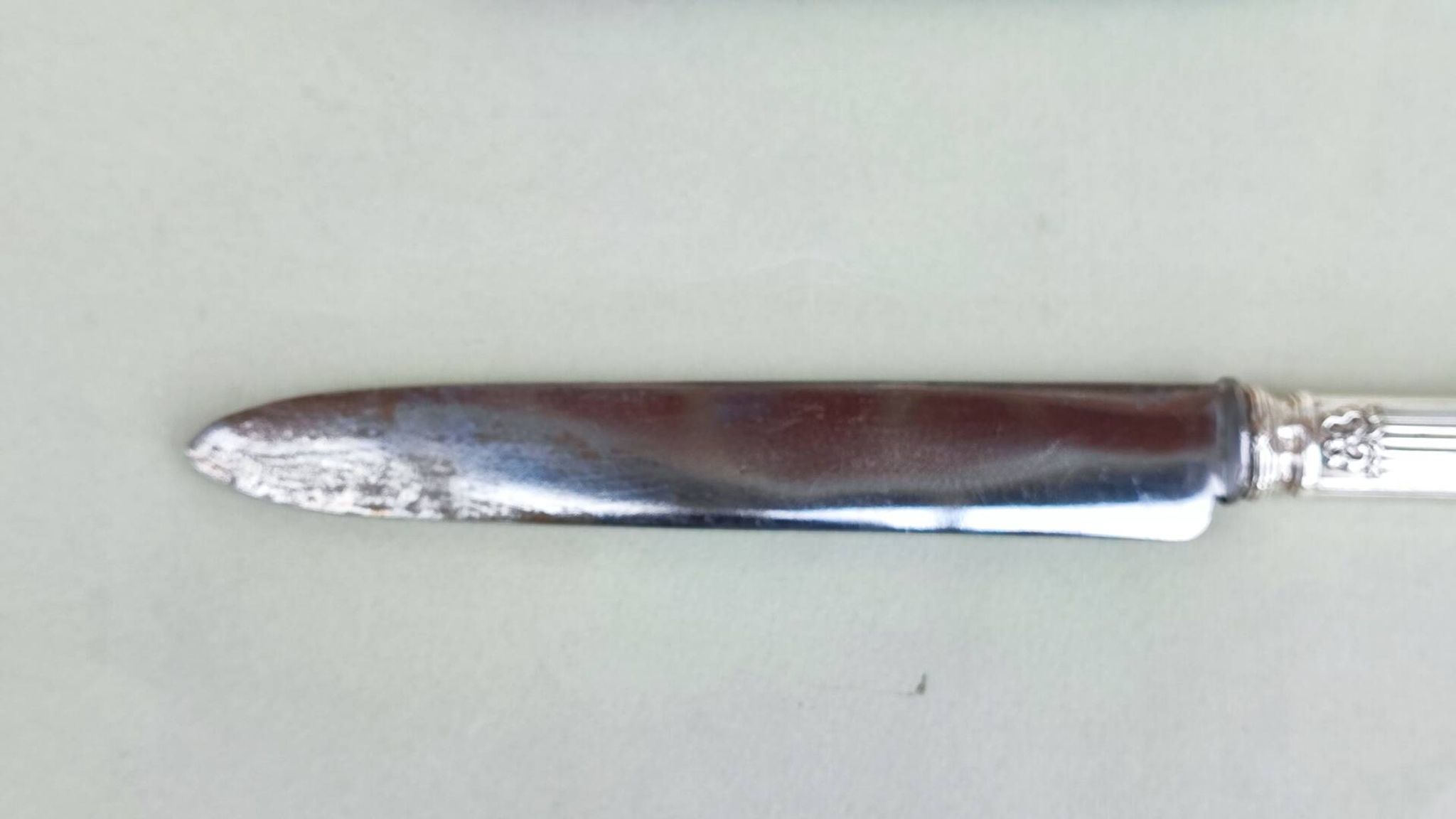Couteaux en métal argenté