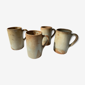 Lot de 4 mugs ou choppes en grès