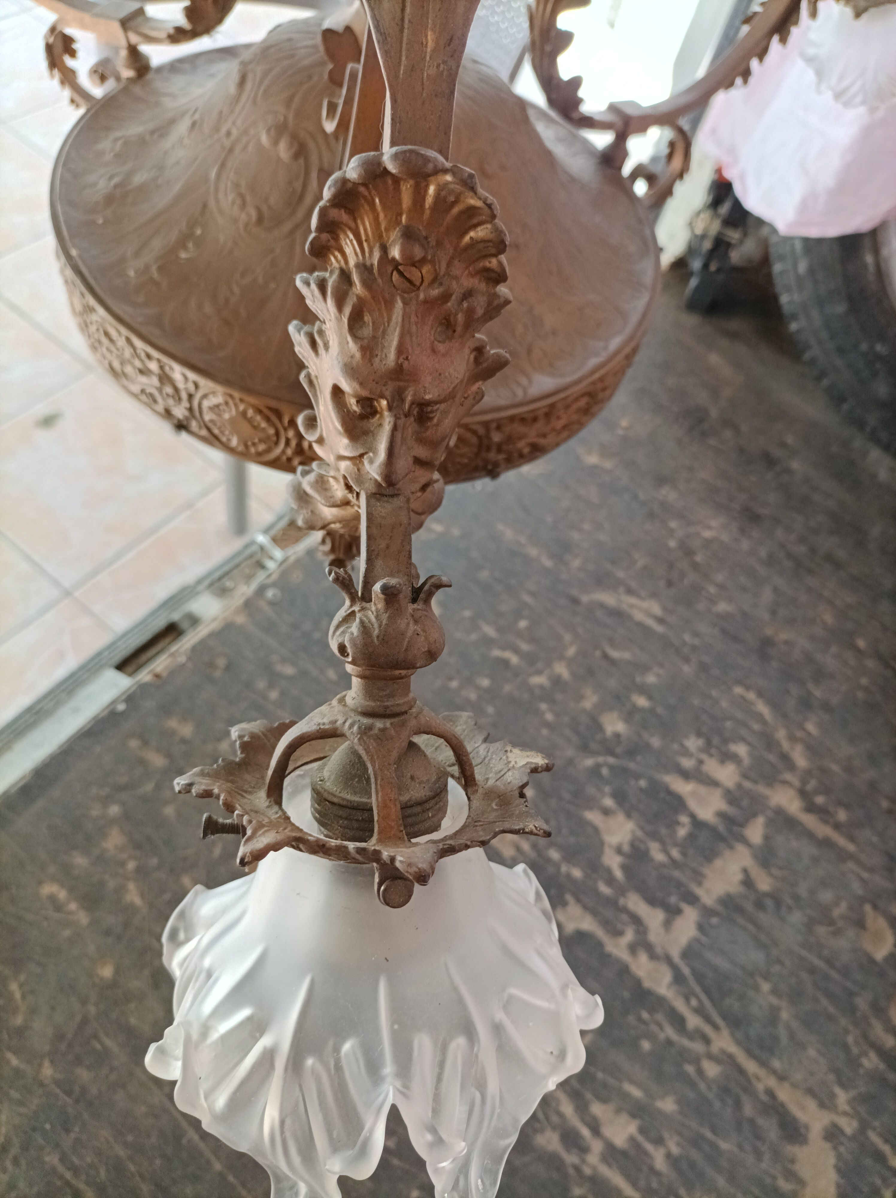 Suspension in brass and bronze Renaissance style