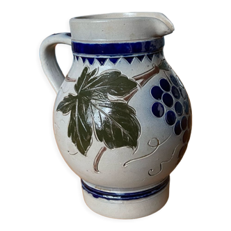 Sandstone pitcher of Alsace