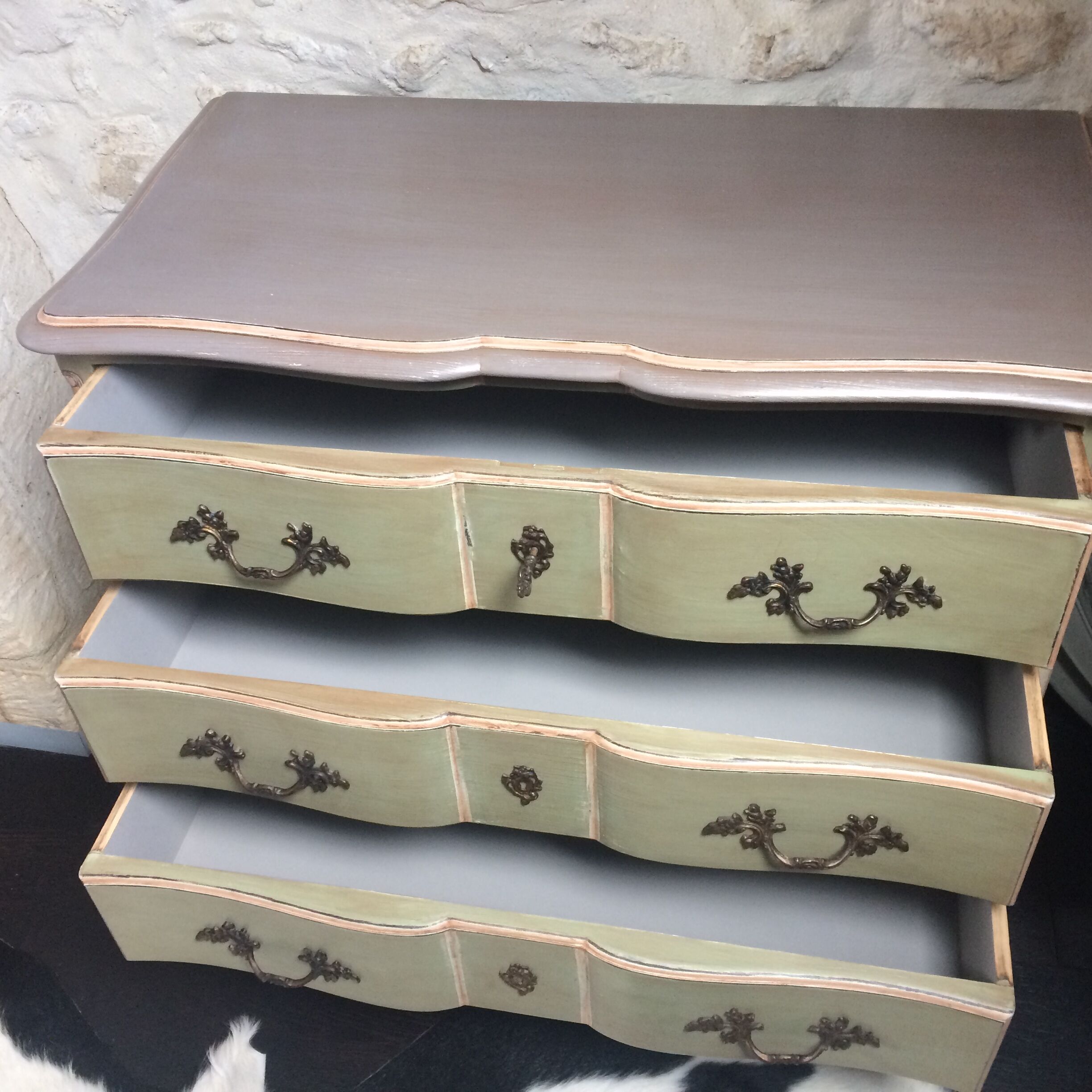 Chest of drawer Louis XV style crossbow