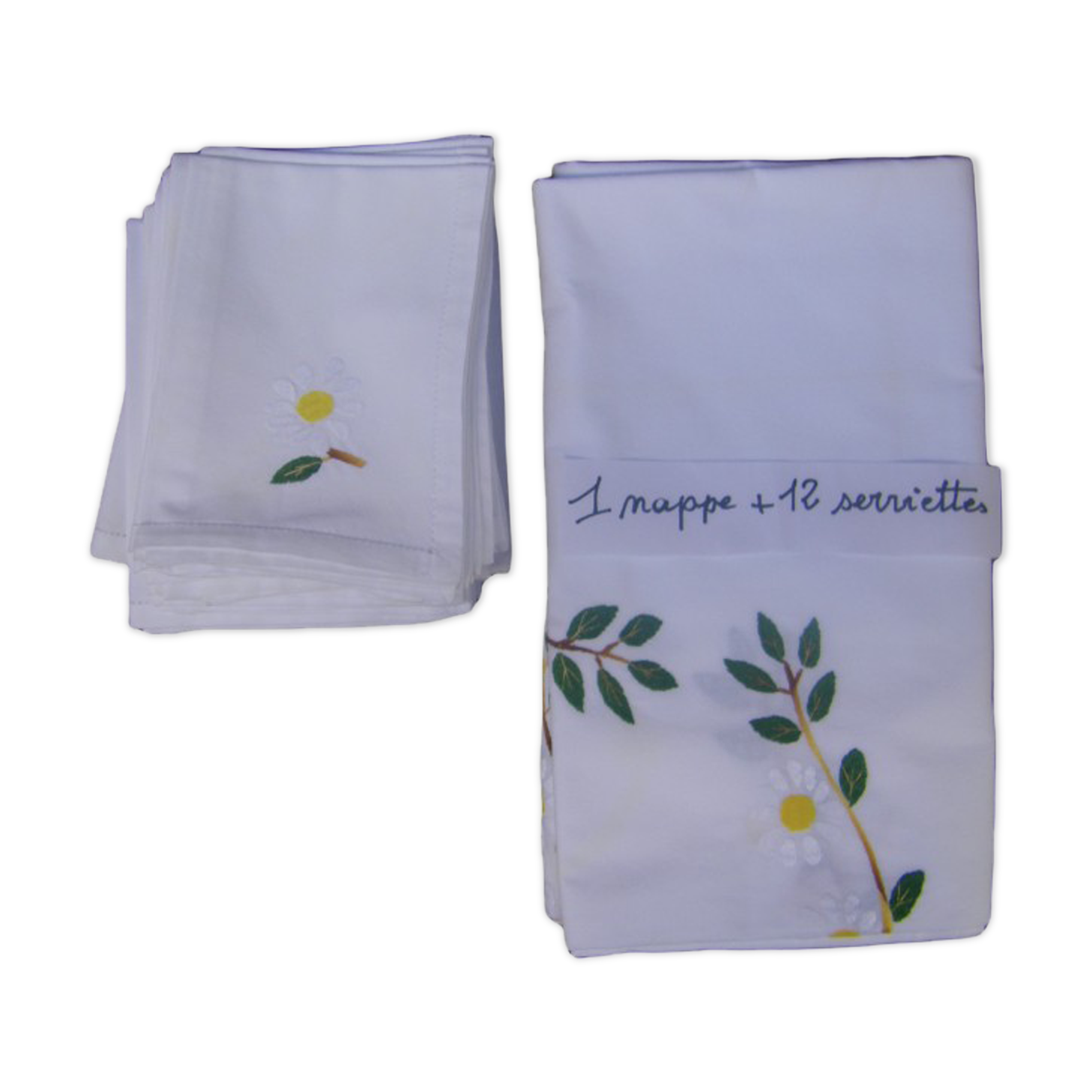 Tablecloth and its twelve vintage towels