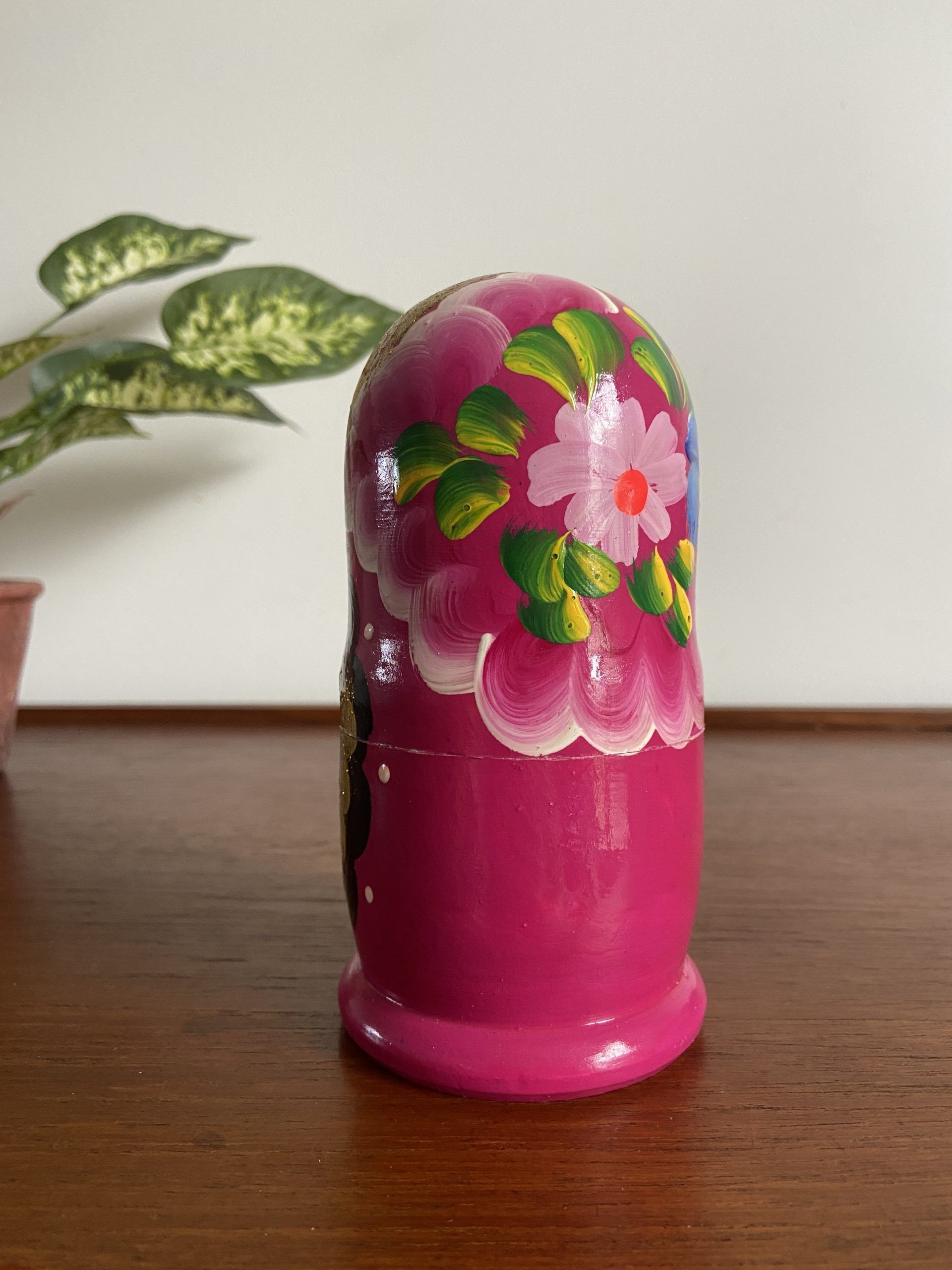 Pink matryoshka vintage russian nesting dolls (5 pieces)