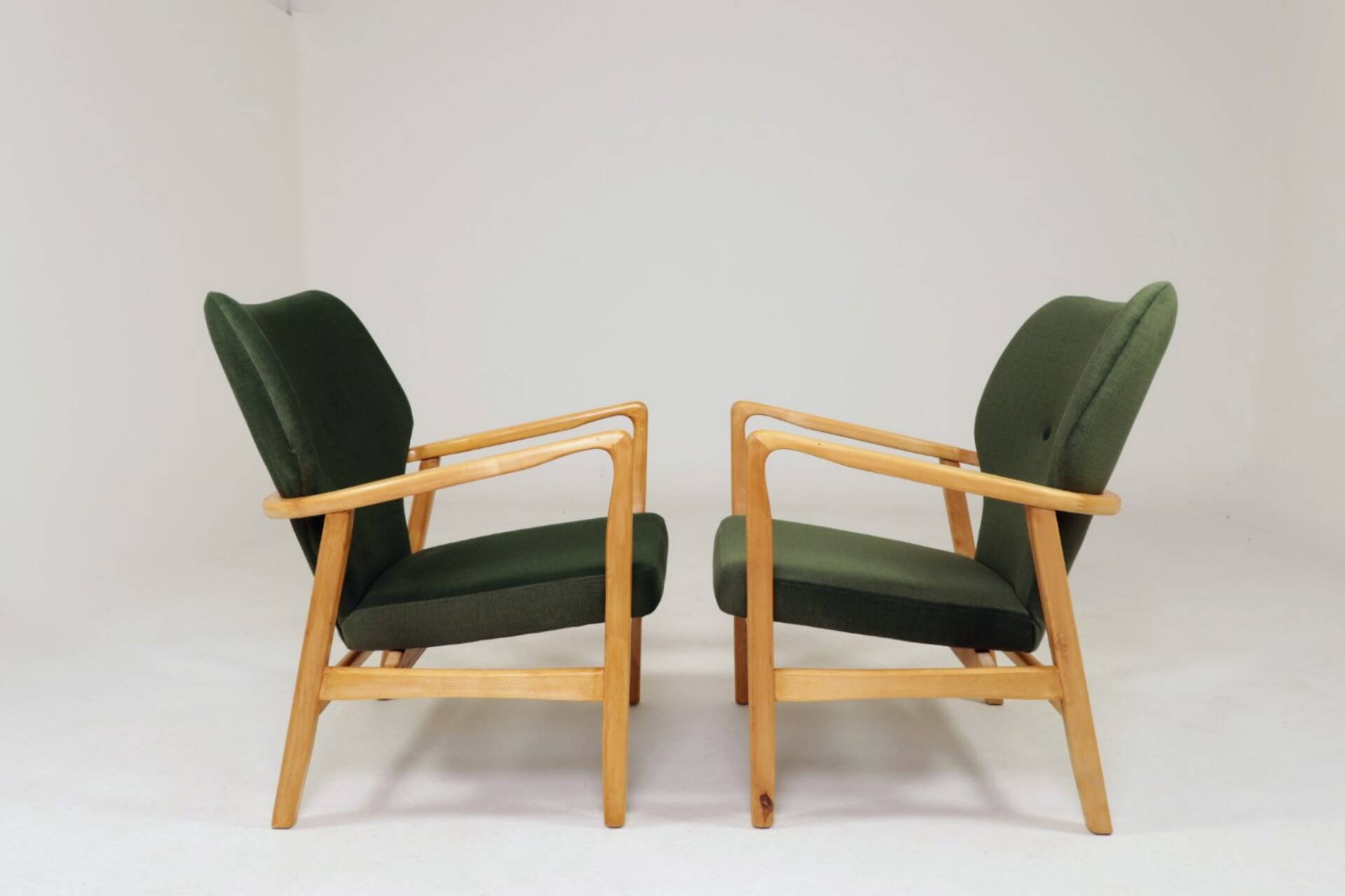 Pair of longue chairs royal green velvet by Ikea