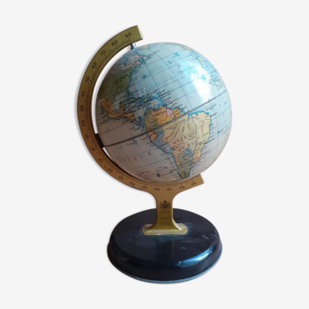 Globe terrestre ancien en métal