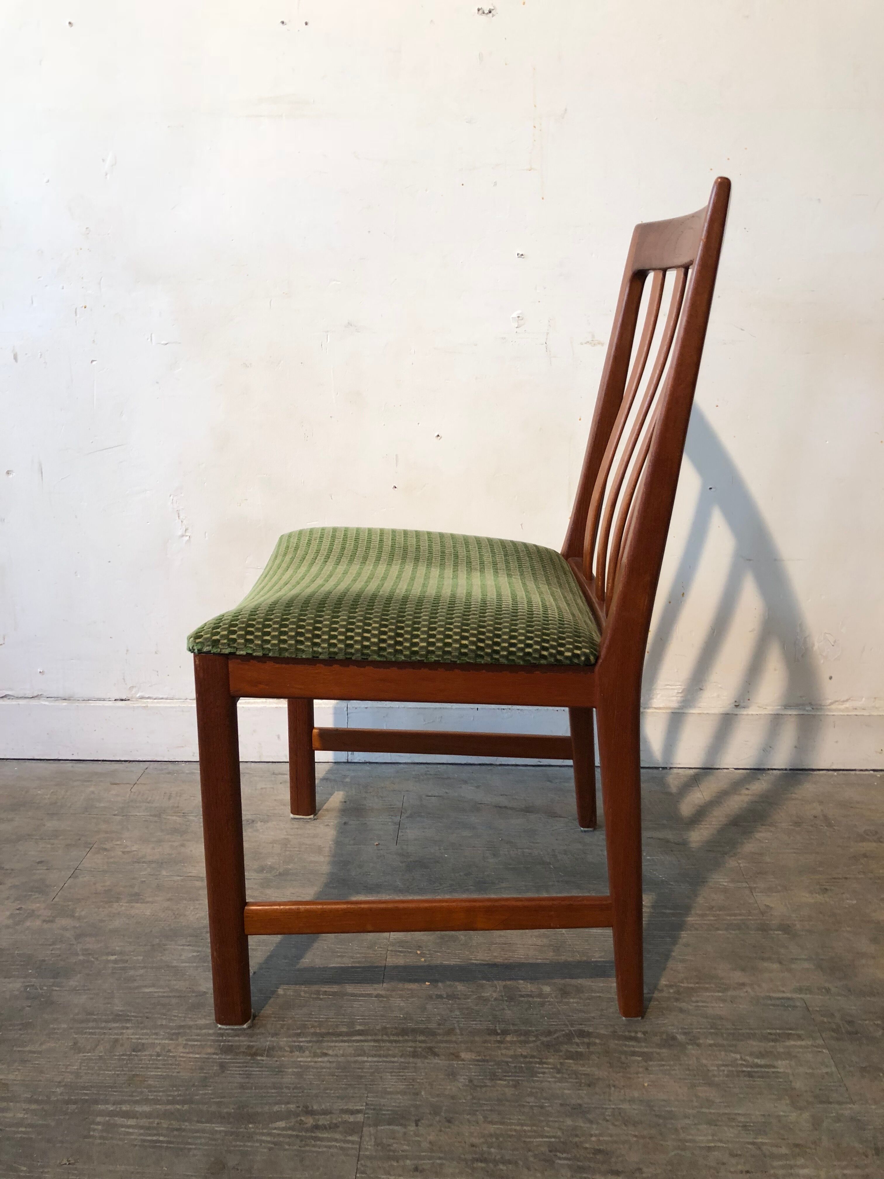 6 scandinavian chairs