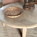 Round coffee table