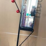 Porte manteau fer forgé laqué noir 6 boules en bois rouge années 60 vintage