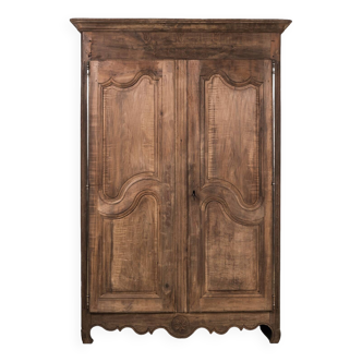 Armoire ou garde-robe ancienne française Louis XV du XIXe siècle