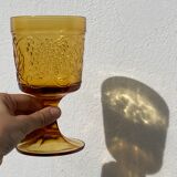 Amber stemmed glasses with vintage fruit decoration - Old brown glasses
