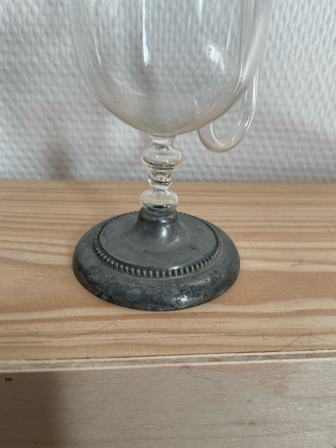 Glass with alcohol pipe