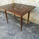 Folding tray table