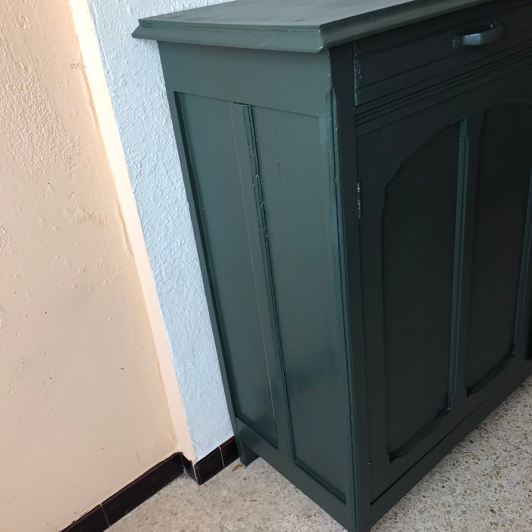 Dark green Parisian buffet