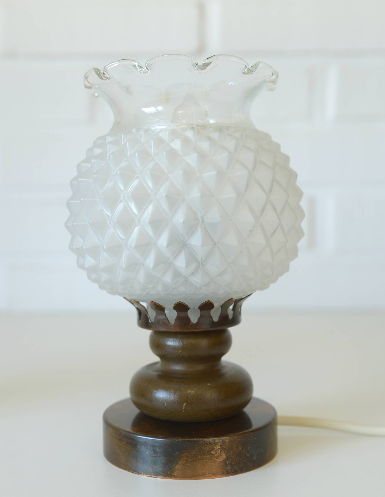 Pair of charming desk lamps vintage bedside lights wood table lighting 70's