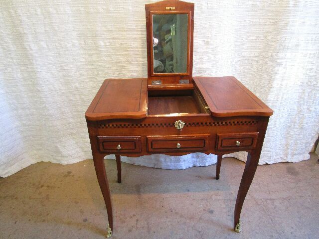Solid wood dresser with marquetry