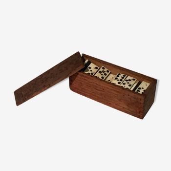 Game of dominoes bone and ebony, late 19th / early 20th century