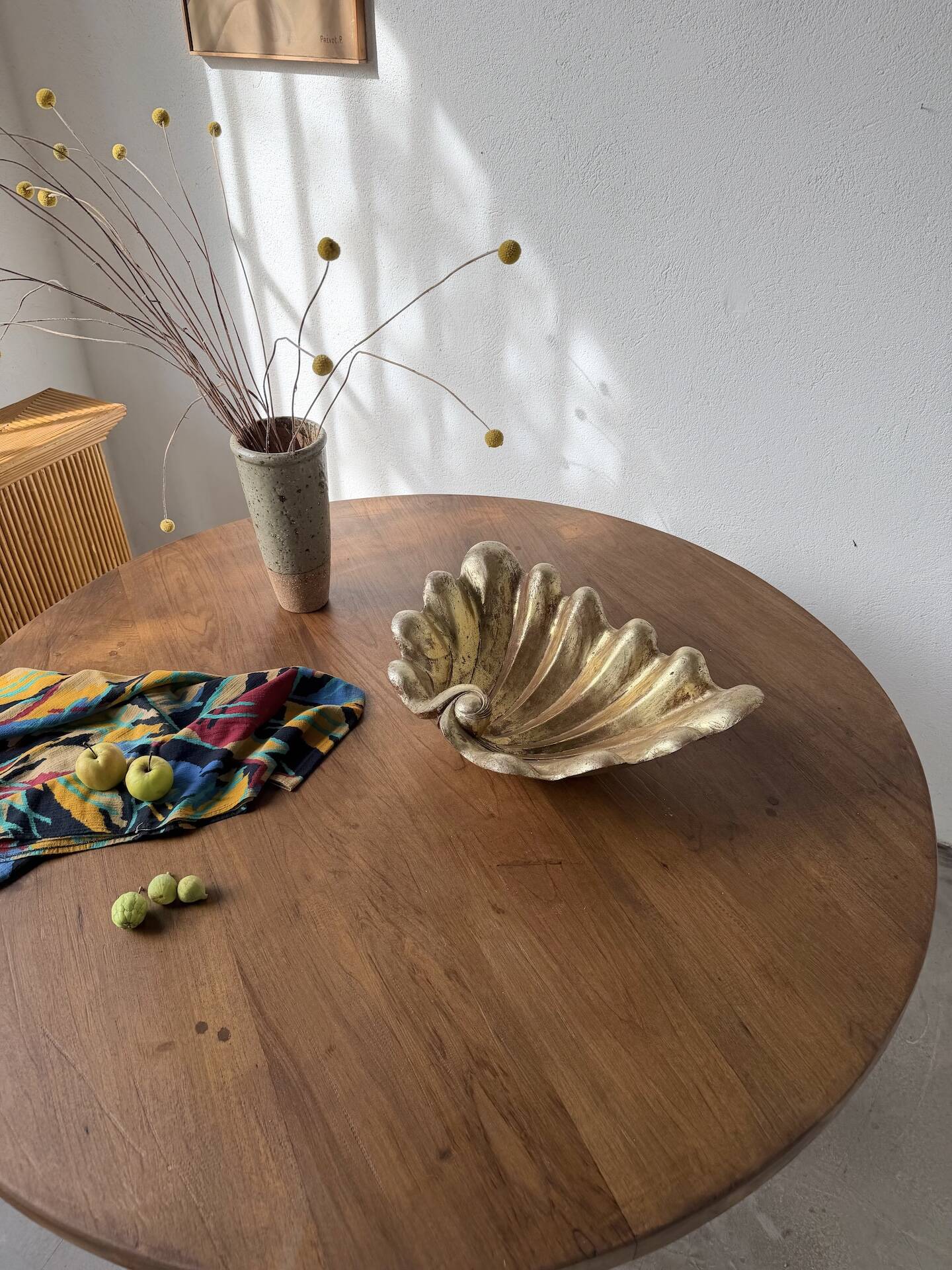 Immense wooden plate 1900 shell with golden patina