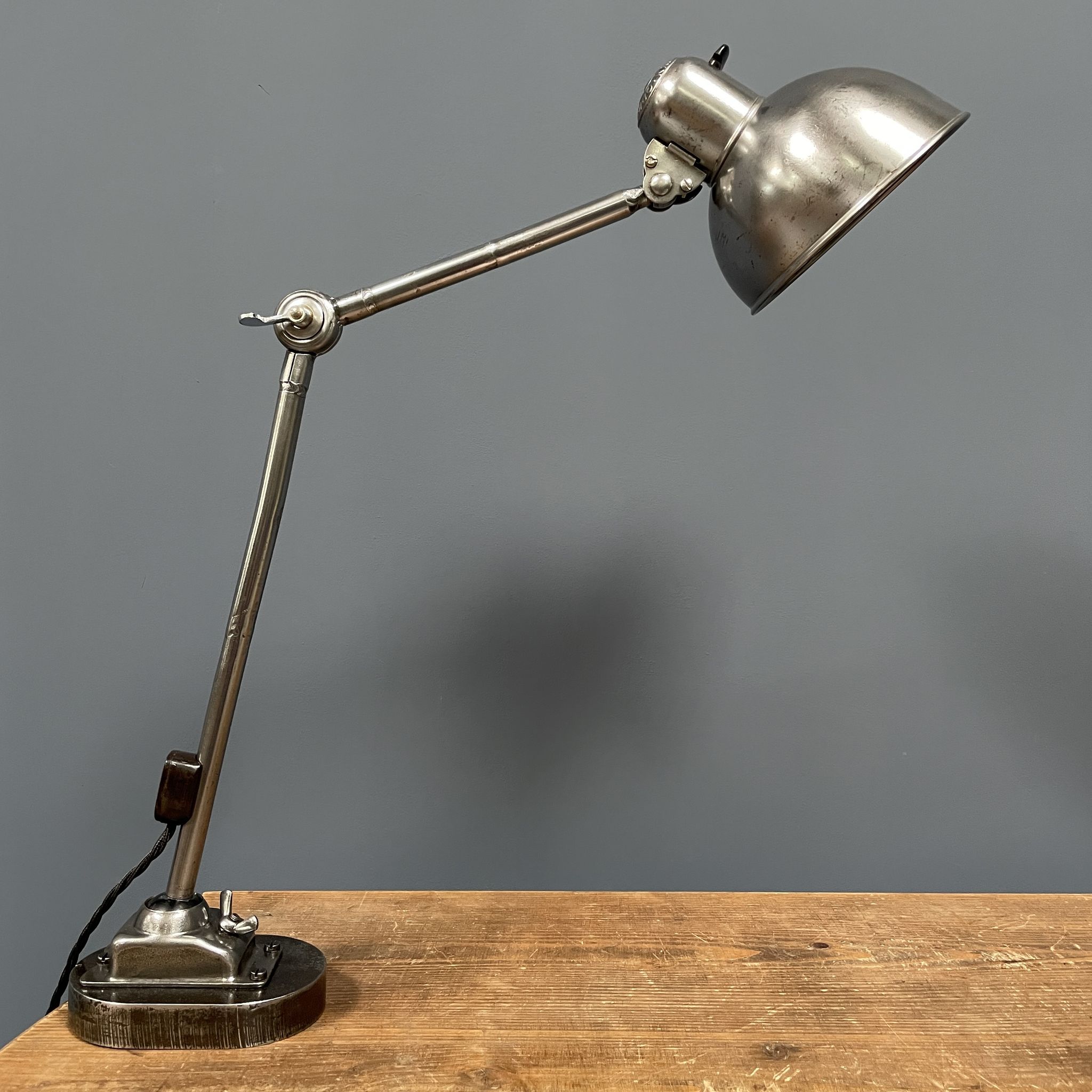 Lampe de table d’atelier Kaiser idell modèle 6726 polie des années 1930
