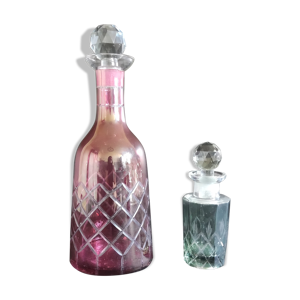 Lot de 2 flacons en verre ciselé rose et gris