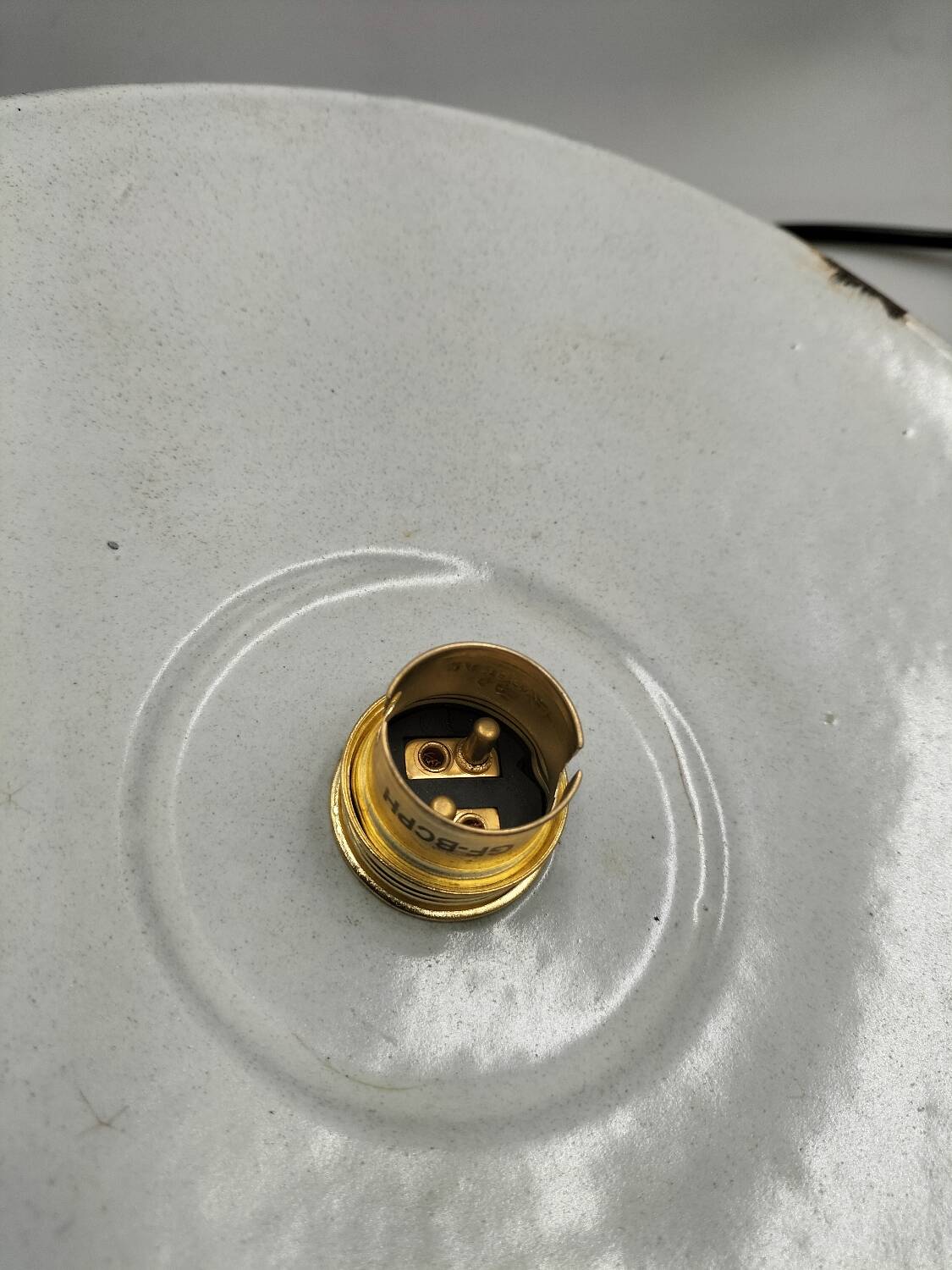 Enamelled sheet metal suspensions