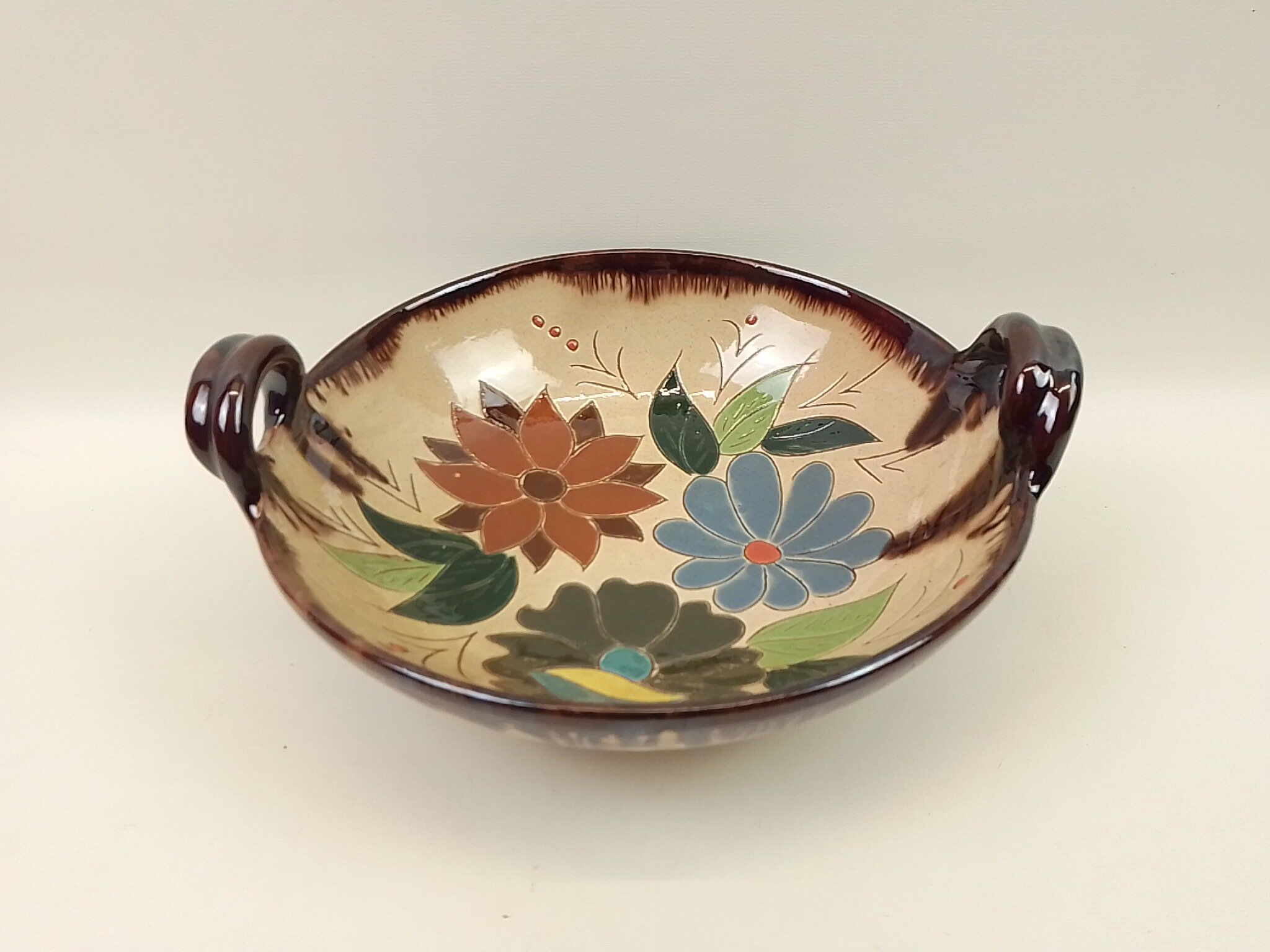 Round ceramic dish 2 coves floral decoration
